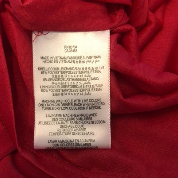 Very pretty red knit halter dress; zip back slightly shorter front, knit lining. - Picture 5 of 6